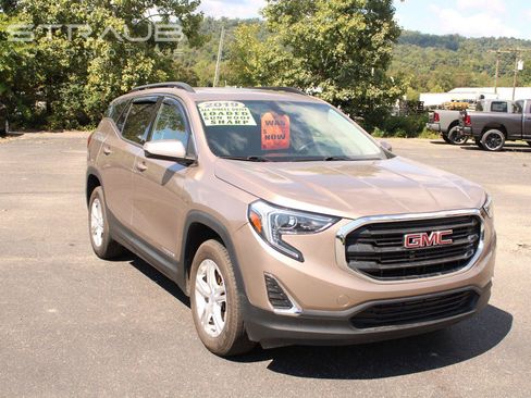 Used 2019 GMC Terrain SLE w/ Driver Convenience Package AWD/4WD image 2