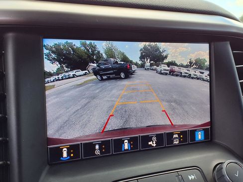 Used 2023 GMC Acadia AT4 w/ Technology Package AWD/4WD image 11