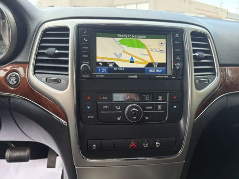 Used 2012 Jeep Grand Cherokee Limited image 23