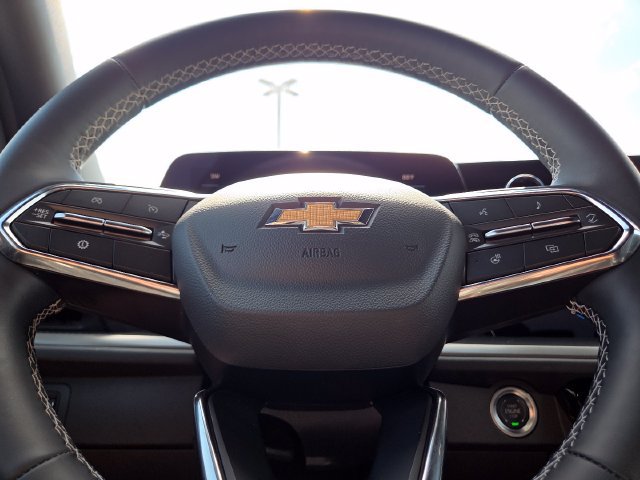 Used 2025 Chevrolet Traverse LT w/ LPO, Floor Liner Package FWD image 28