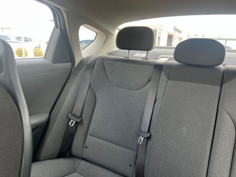 Used 2025 Kia K4 LXS image 39