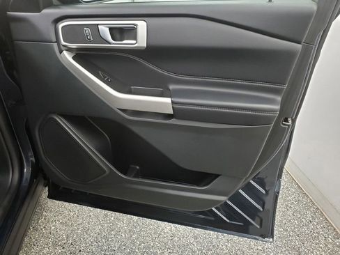 Used 2022 Ford Explorer XLT w/ Equipment Group 202A image 19