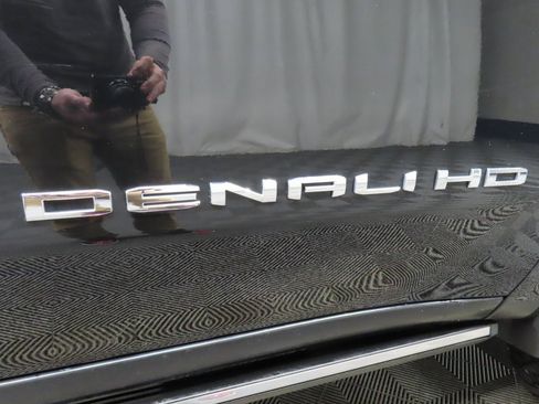 Used 2021 GMC Sierra 2500 Denali w/ Denali Black Diamond Edition image 61