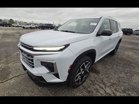 Used 2026 Chevrolet Traverse High Country AWD/4WD image 7