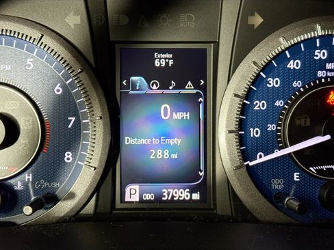 Used 2017 Toyota Sienna Limited Premium image 40