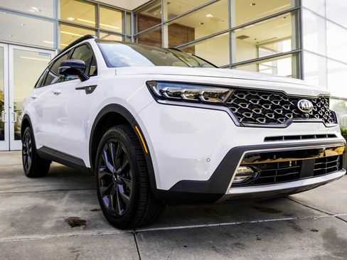 Used 2021 Kia Sorento SX Prestige image 4