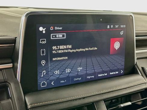 Used 2024 GMC Yukon XL AT4 w/ AT4 Premium Plus Package AWD/4WD image 19