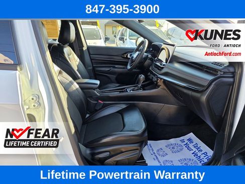Used 2025 Jeep Compass Trailhawk AWD/4WD image 29