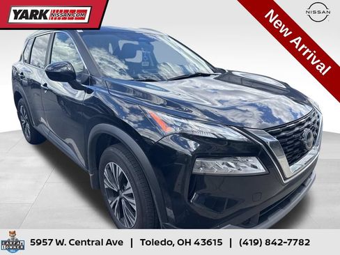 Certified 2023 Nissan Rogue SV w/ SV Premium B Package AWD/4WD image 1