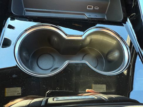 New 2025 Chevrolet Suburban High Country image 30