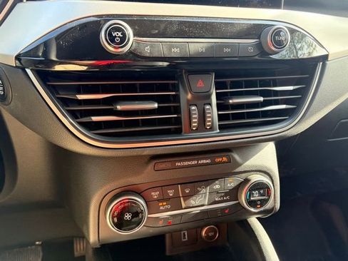 Used 2020 Ford Escape SE FWD image 9