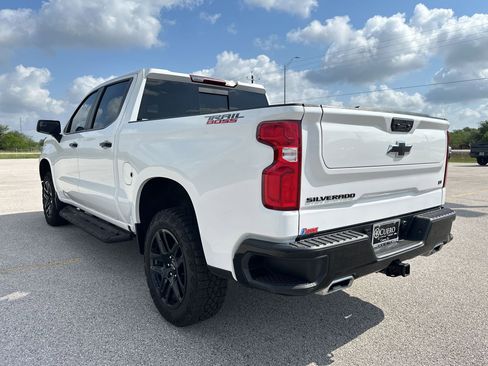Used 2025 Chevrolet Silverado 1500 LT Trail Boss w/ Convenience Package II AWD/4WD image 3