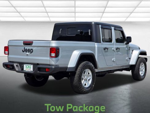 Used 2022 Jeep Gladiator Sport AWD/4WD image 18