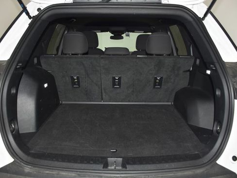 Used 2025 Chevrolet Equinox LT FWD image 25