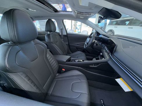 New 2026 Hyundai Elantra Limited FWD image 11