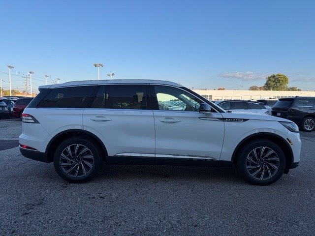 New 2027 Lincoln Aviator AWD image 12