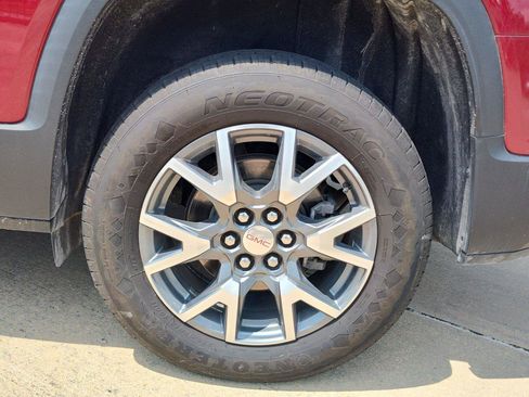 Used 2023 GMC Acadia SLT AWD/4WD image 12