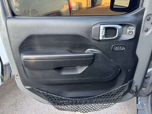 Used 2019 Jeep Wrangler Sport AWD/4WD image 11