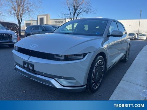 Used 2022 Hyundai Ioniq 5 Limited image 3