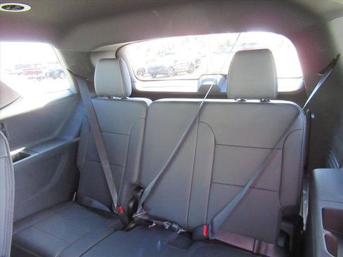 Certified 2023 Chevrolet Traverse LT image 32