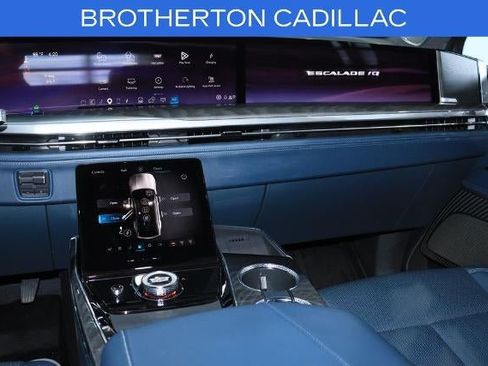 Certified 2025 Cadillac Escalade IQ Sport 2 AWD/4WD image 28