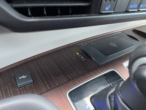 Used 2021 Toyota Sienna XLE image 28