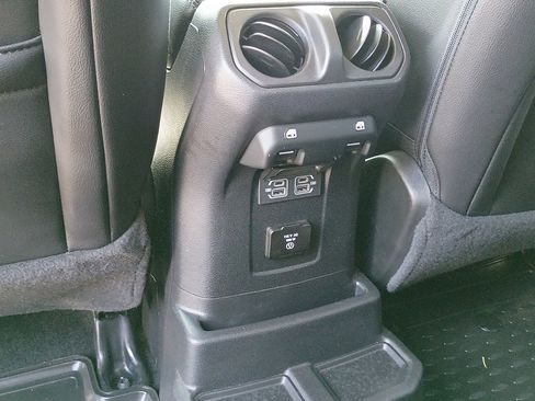 Used 2023 Jeep Wrangler Unlimited Sahara w/ Cold Weather Group AWD/4WD image 18