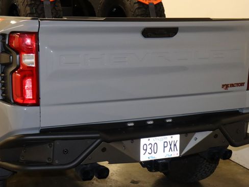 Used 2025 Chevrolet Silverado 1500 LTZ image 13