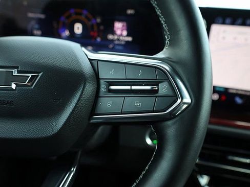 Used 2024 Chevrolet Traverse Z71 image 37