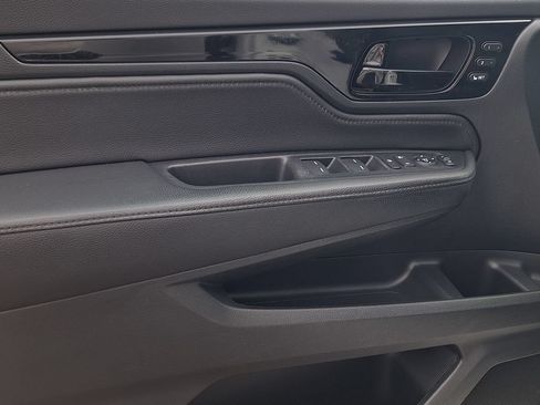 Used 2023 Honda Odyssey Touring image 9