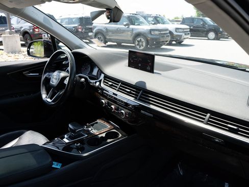 Used 2018 Audi Q7 3.0T Premium Plus AWD/4WD image 23