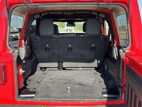 Used 2025 Jeep Wrangler Unlimited Rubicon image 28