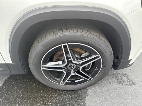 Certified 2025 Mercedes-Benz GLB 250 4MATIC image 13