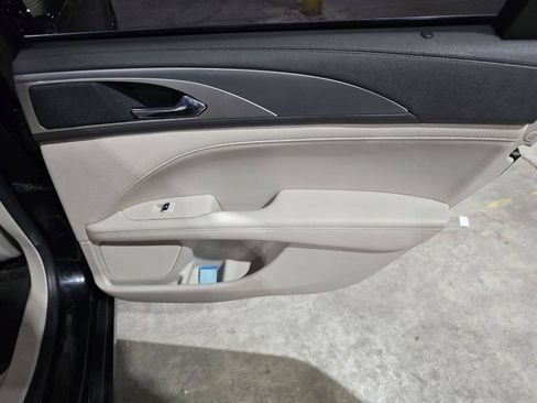 Used 2017 Lincoln MKZ Premiere FWD image 31