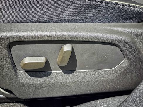 Used 2023 Buick Envision Essence AWD/4WD image 16