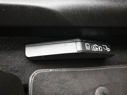 Used 2021 Chevrolet Corvette Stingray Preferred Cpe w/ Z51 Performance Package image 31