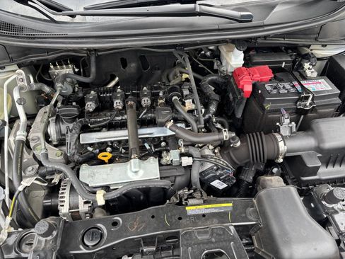 Used 2025 Nissan Versa SV FWD image 29