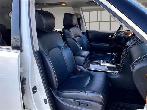 Used 2017 INFINITI QX80 4WD w/ Driver Assistance Package image 7