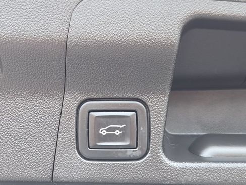 Used 2020 GMC Acadia SLE w/ Driver Convenience Package FWD image 14