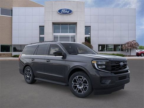 New 2025 Ford Expedition Active image 7