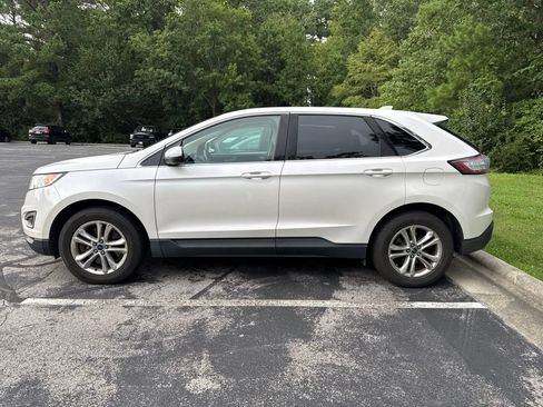 Used 2015 Ford Edge SEL w/ Equipment Group 201A AWD/4WD image 2