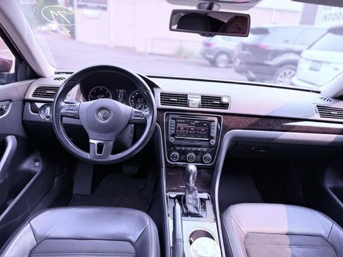 Used 2014 Volkswagen Passat TDI SEL Premium FWD image 6