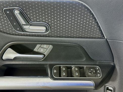 Used 2025 Mercedes-Benz GLA 250 image 24