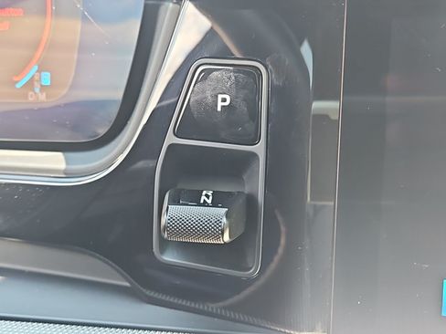 Certified 2024 Porsche Cayenne AWD/4WD image 35