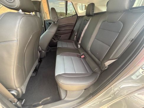 Used 2026 Chevrolet Trax LT w/ LT Convenience Package FWD image 25