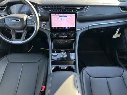 New 2025 Jeep Grand Cherokee L Limited image 11