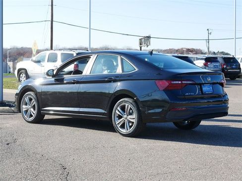 Certified 2024 Volkswagen Jetta SE image 5