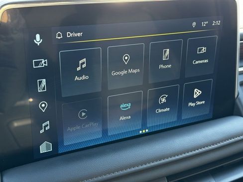 Certified 2024 Chevrolet Suburban High Country image 3