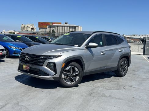 Used 2025 Hyundai Tucson SEL FWD image 2