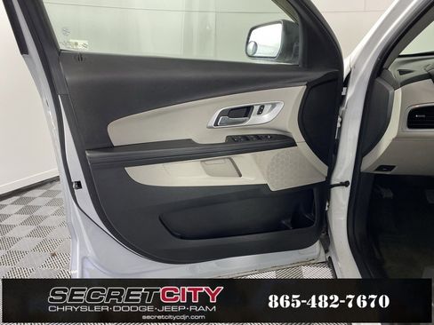 Used 2015 Chevrolet Equinox LS image 12